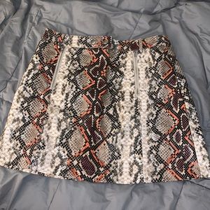 Snakeskin leather skirt! Size M! Never worn!